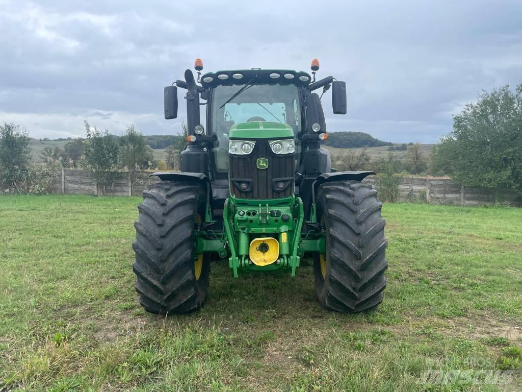 John Deere 6250 R Traktori