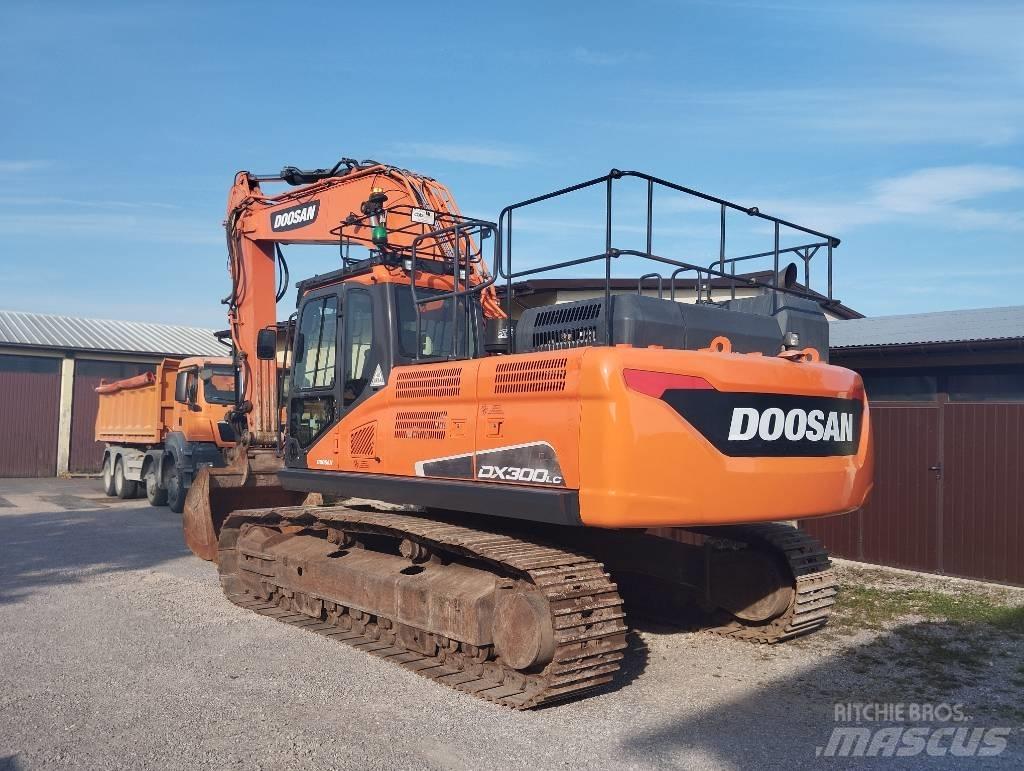 Doosan DX 300 LC Bageri guseničari