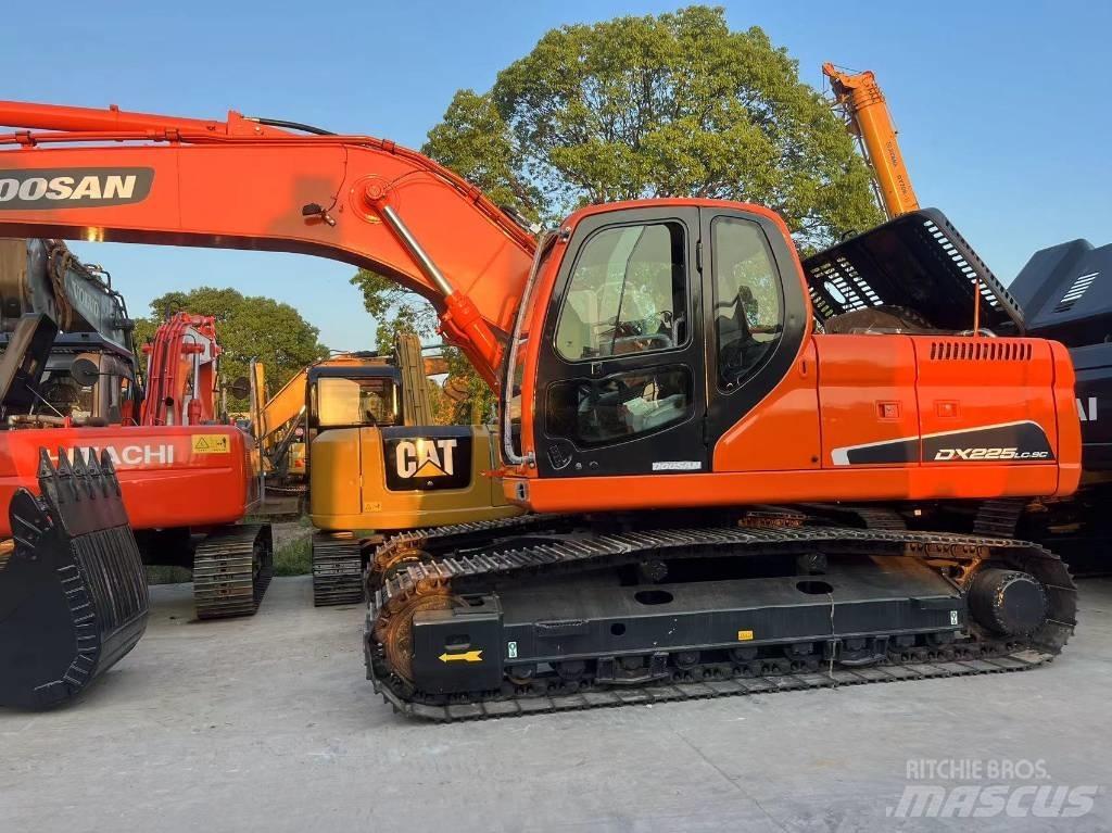 Doosan DX225LC-9C Bageri guseničari