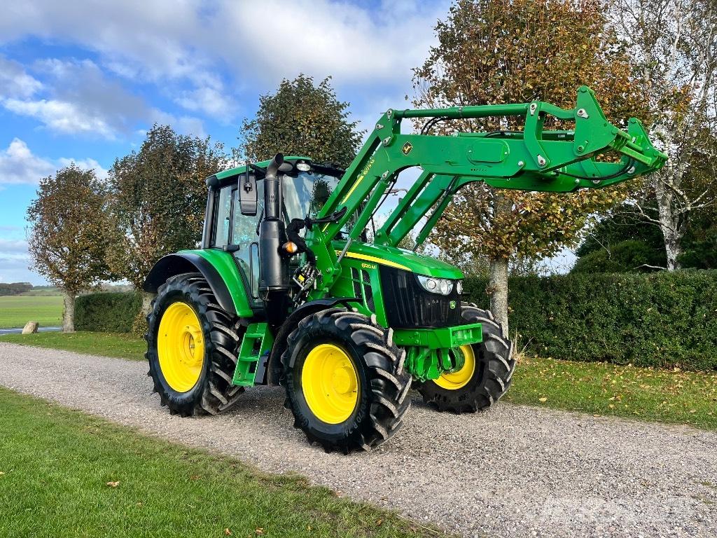 John Deere 6120 M Traktori