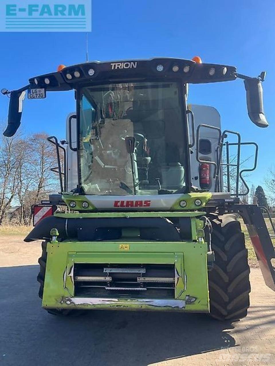 CLAAS trion 730 Kombajni