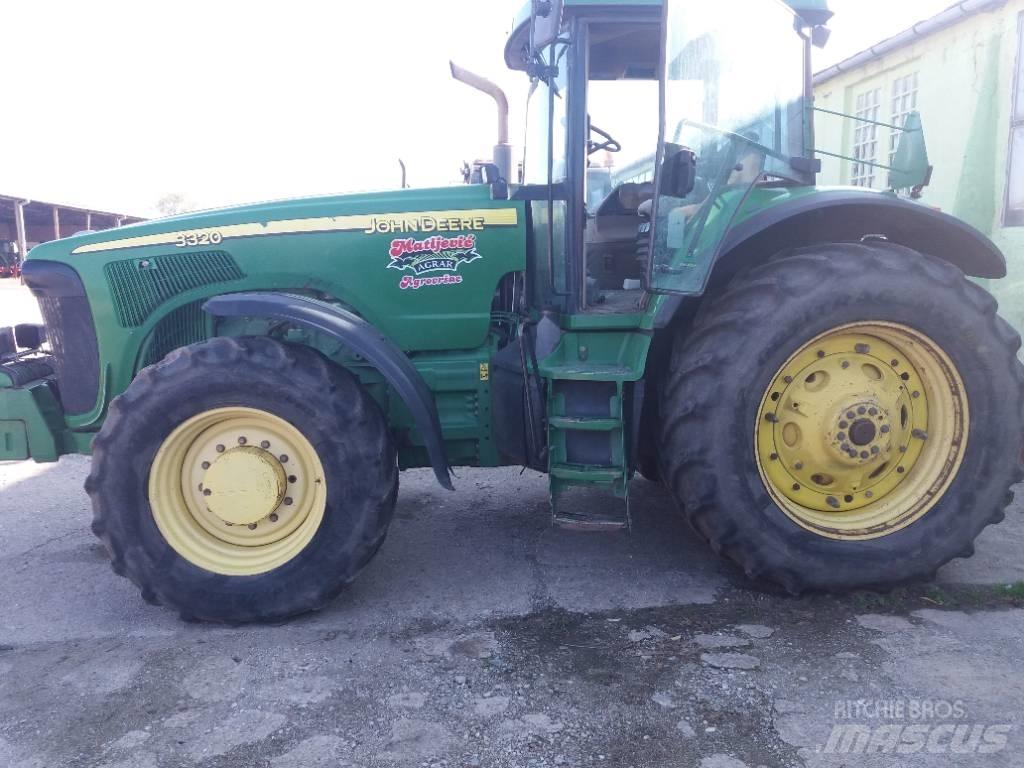 John Deere 8320 Traktori