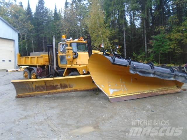 Mack RM 6866 S Snežne daske i plugovi