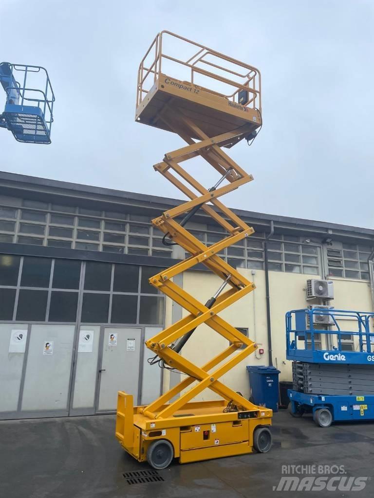 Haulotte Compact 12 Makazaste platforme