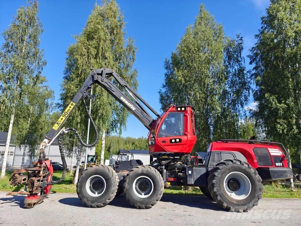 Komatsu 951 Harversteri