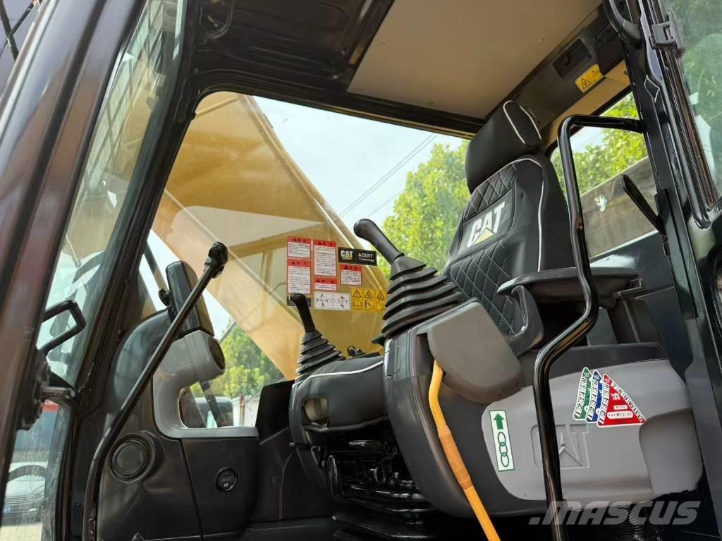 CAT 324 Bageri guseničari