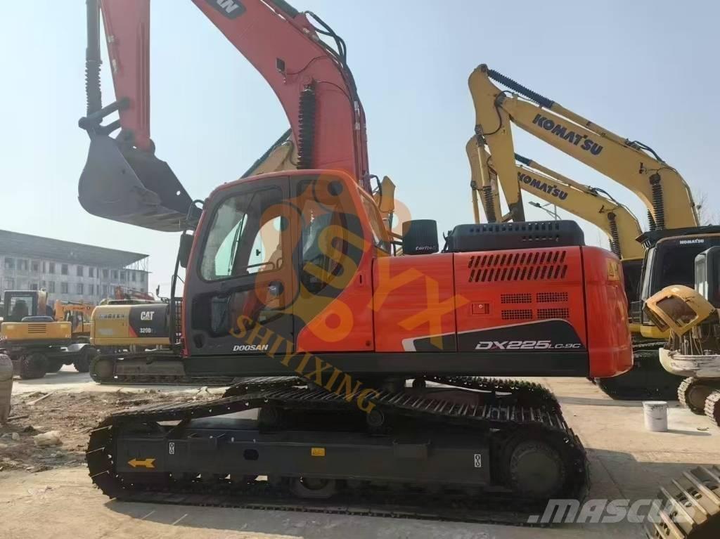 Doosan DX225 Bageri guseničari