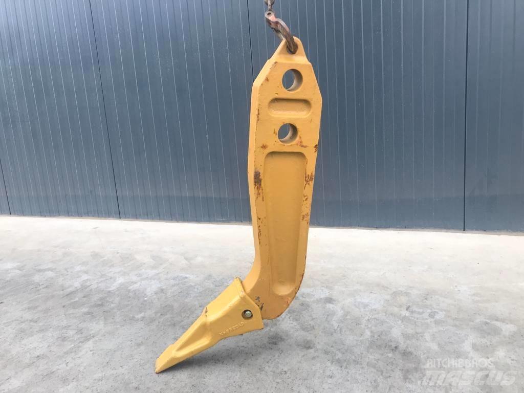 Komatsu D65 Shank Kultivatori za građevinarstvo