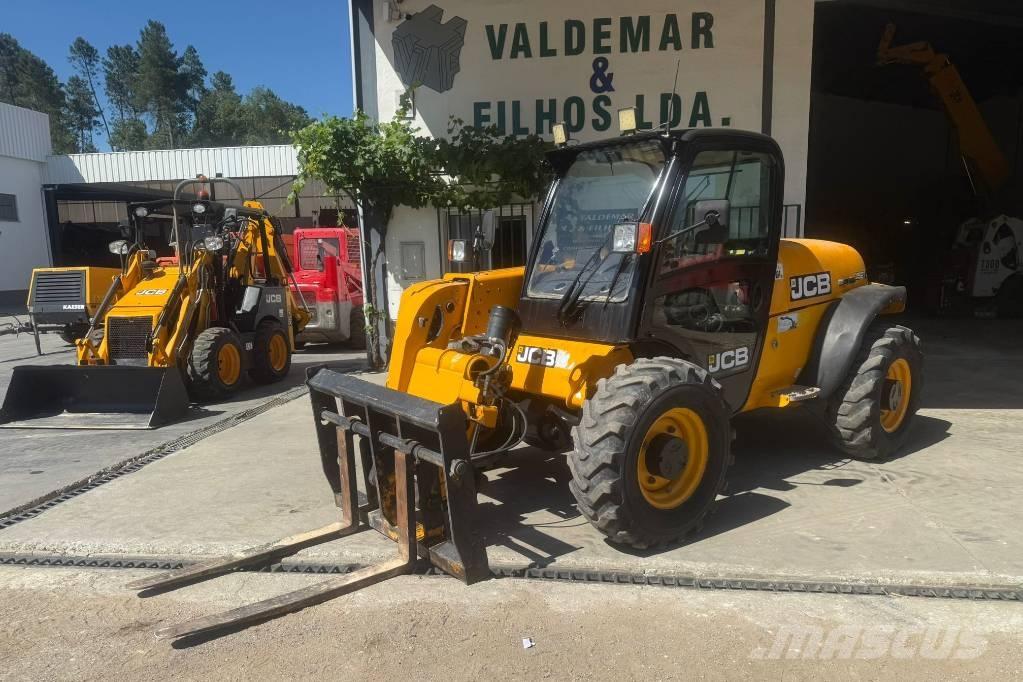 JCB 527-55 Poljoprivredni teleskopski utovarivači