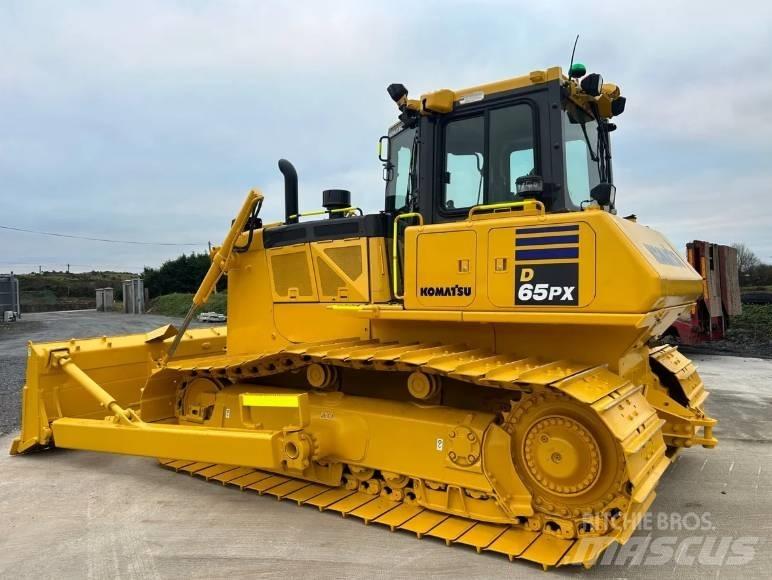 Komatsu D 65PX-18 Buldožeri guseničari