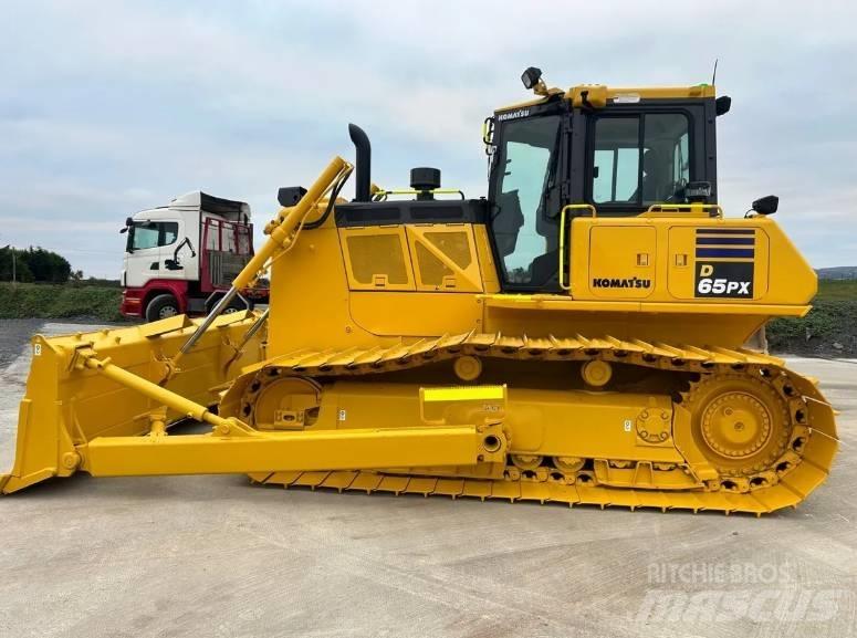 Komatsu D 65PX-18 Buldožeri guseničari