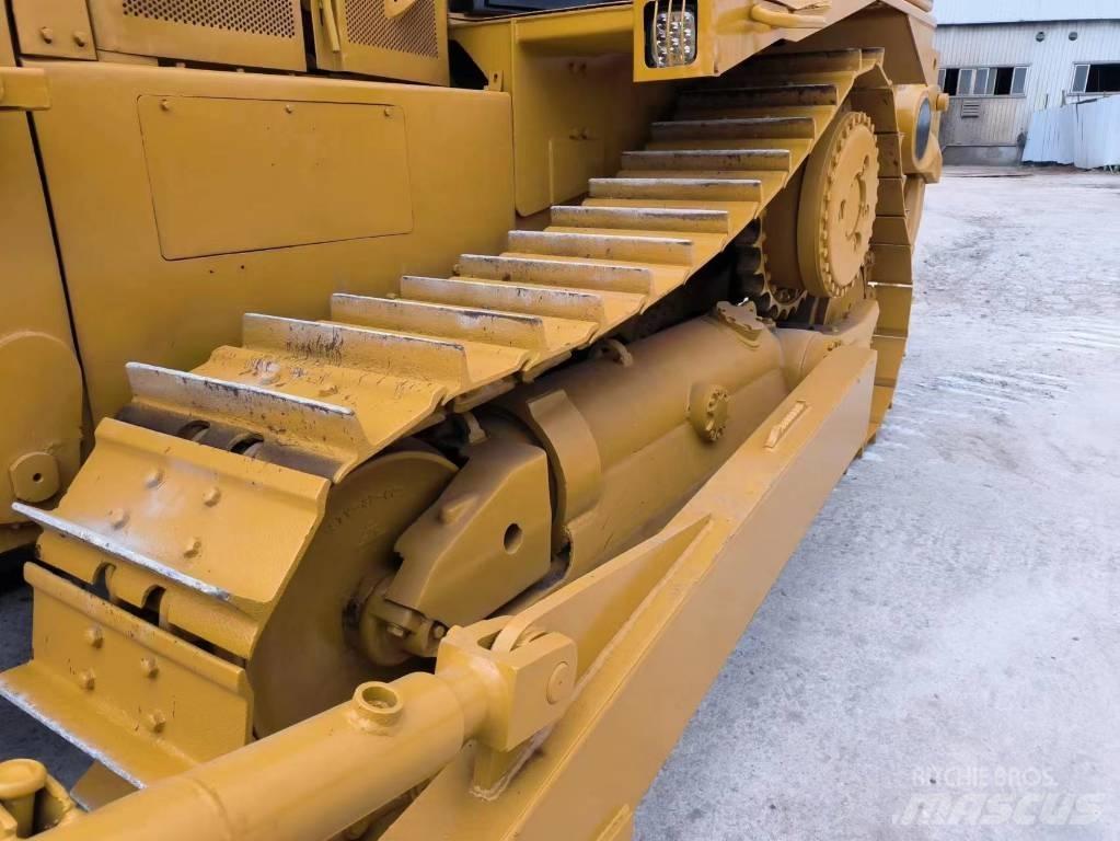 CAT D 8 R Buldožeri guseničari