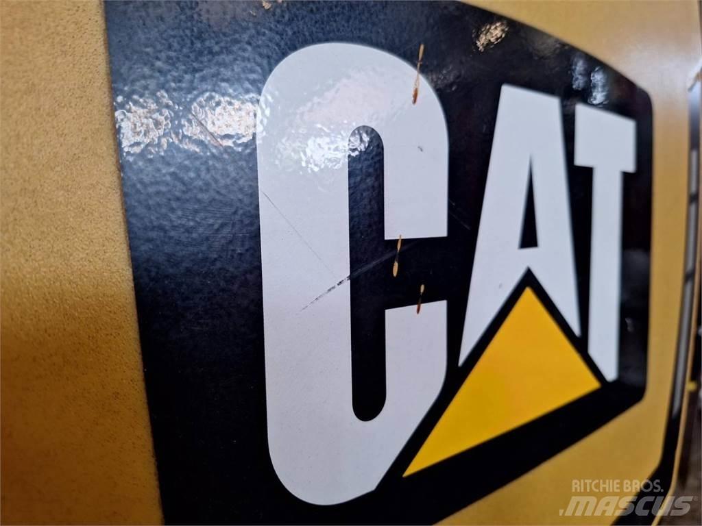 CAT NO20NE Niskodizajući komisioni viljuškar