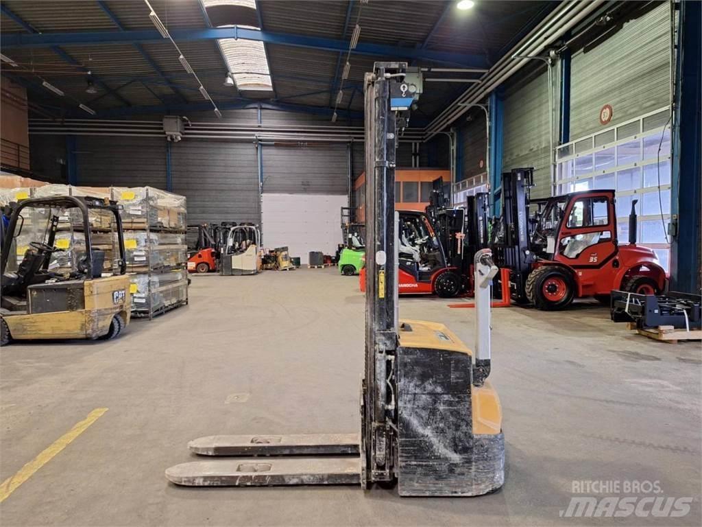 CAT NSP16N2 Ručni električni viljuškar