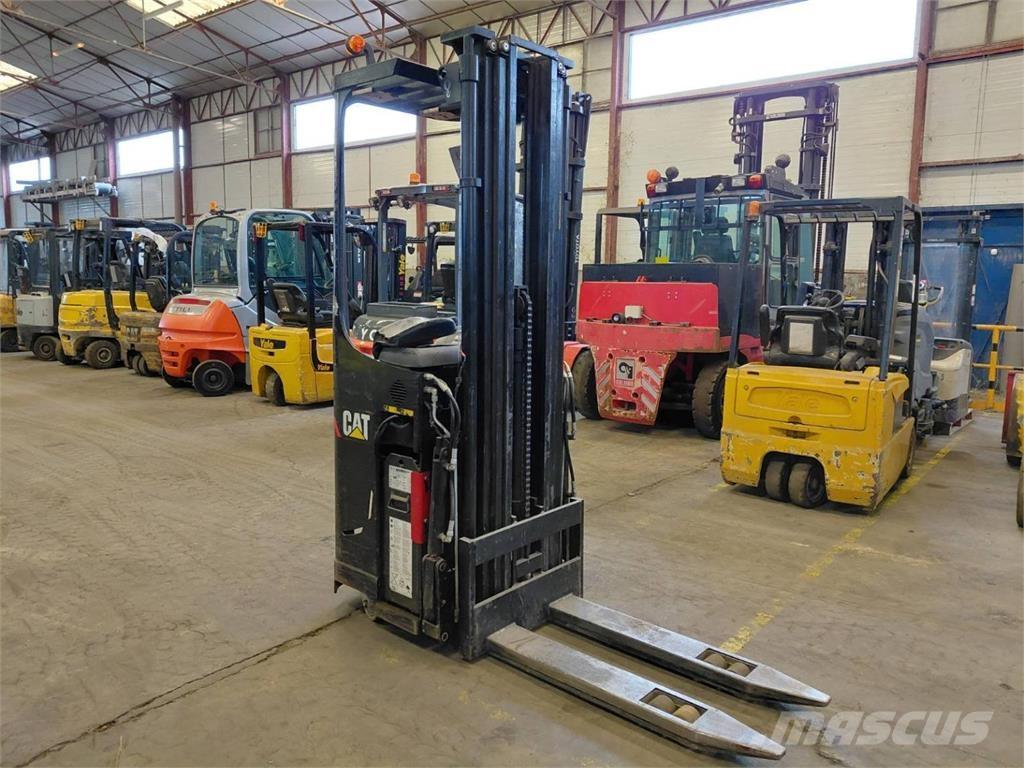 CAT NSR16N Samopogonski ručni viljuškari