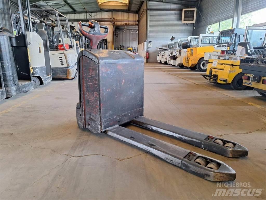 Fenwick T18 Ručni električni viljuškar