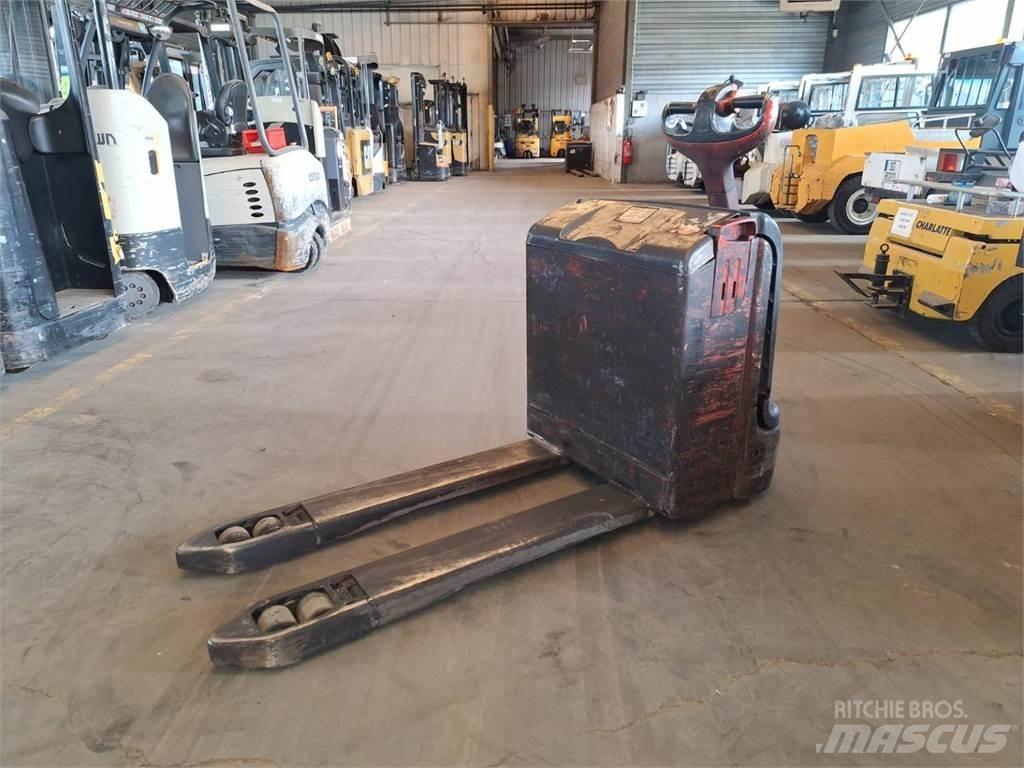 Fenwick T18 Ručni električni viljuškar