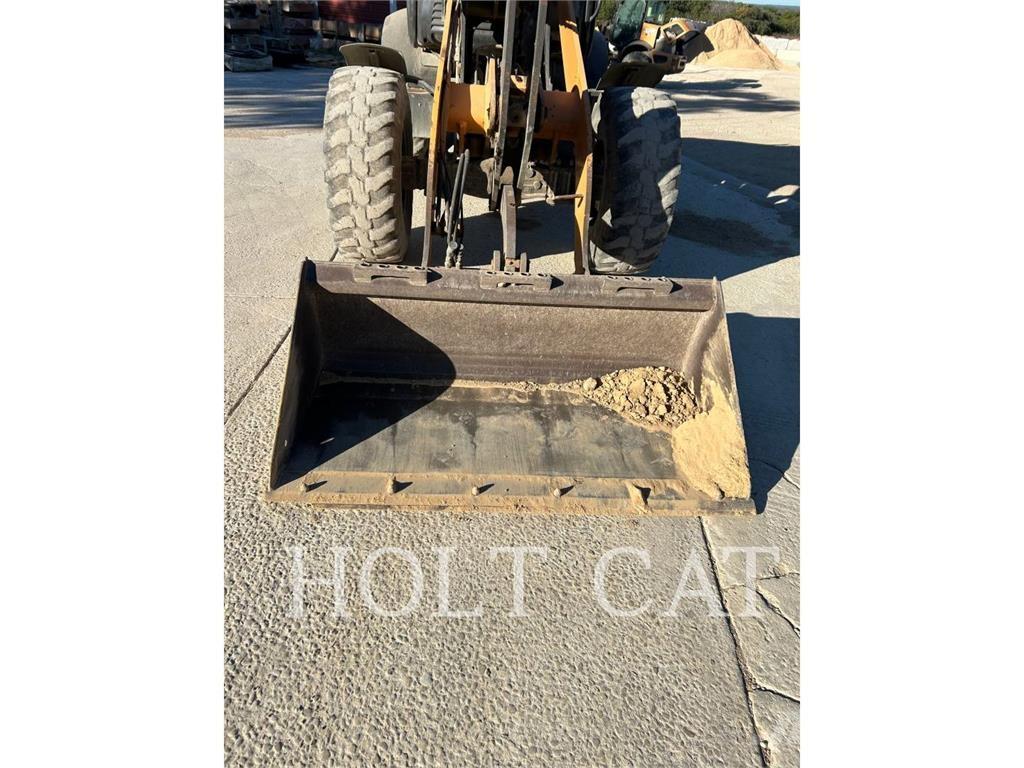 CASE 321F Utovarivači na točkove