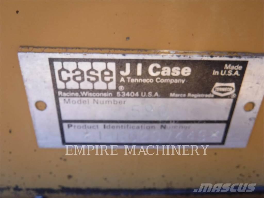 CASE 590 Rovokopači