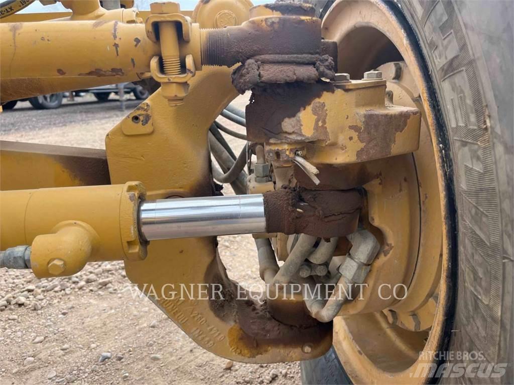 CAT 120M AWD Grejderi