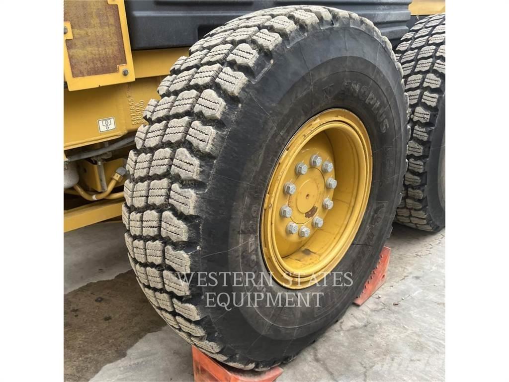 CAT 140 AWD Grejderi
