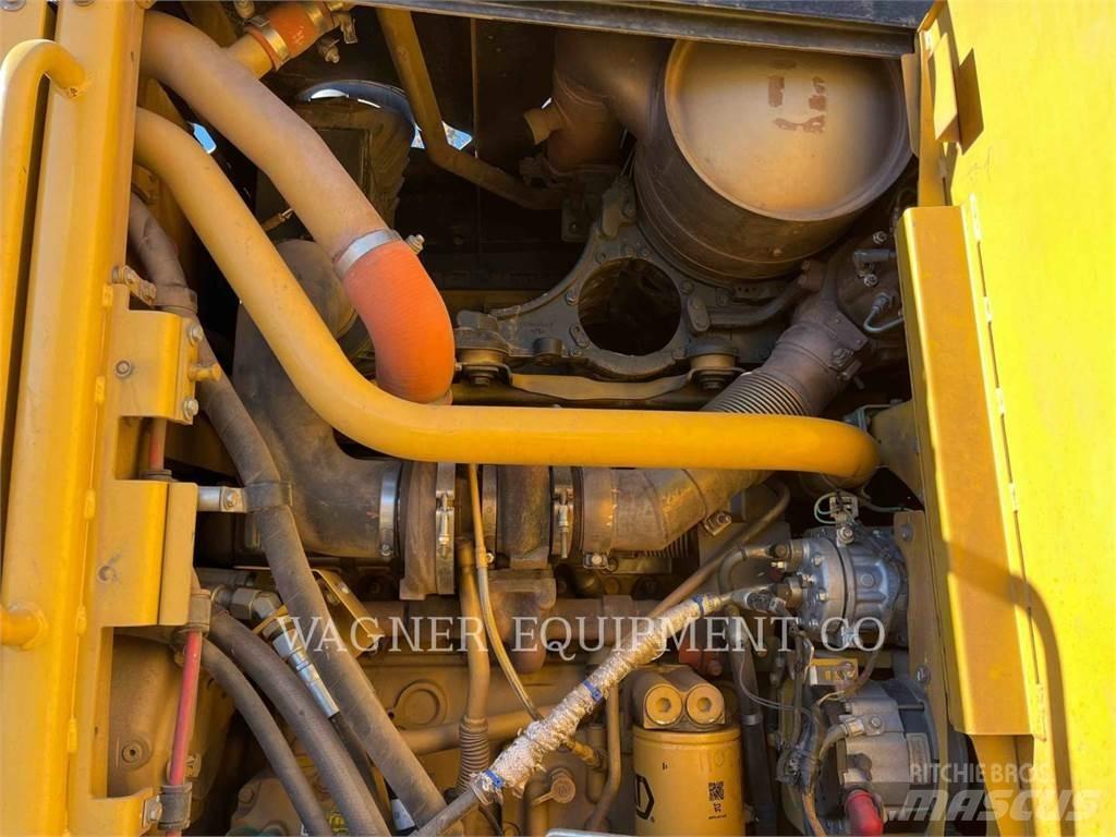 CAT 140M2 AWD Grejderi