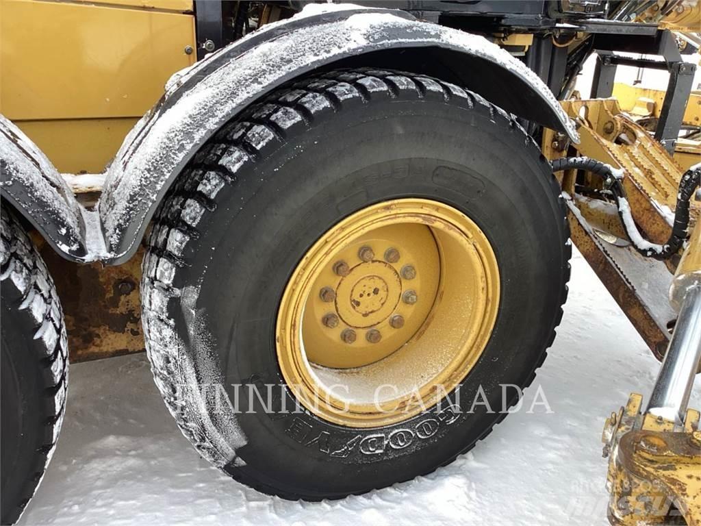 CAT 140M3 AWD Grejderi