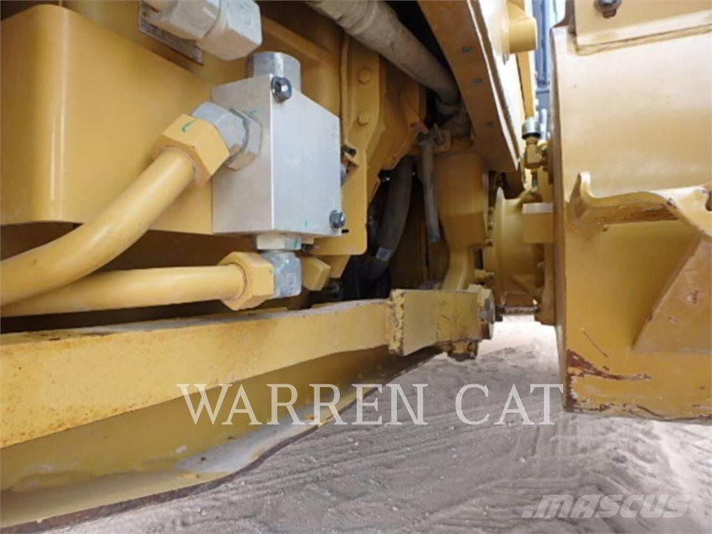 CAT 140M3 AWD Grejderi