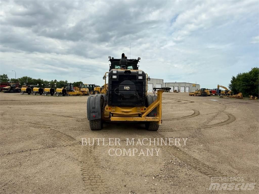 CAT 150 AWD Grejderi
