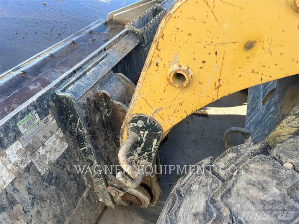 CAT 216B Skid steer mini utovarivači