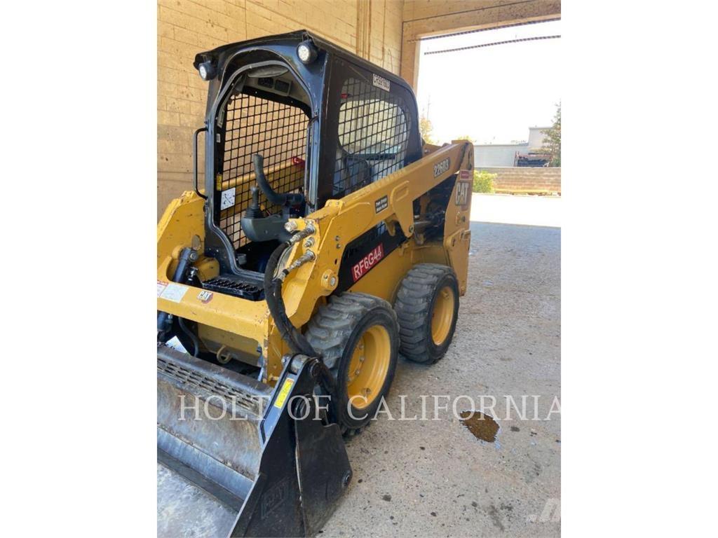 CAT 226 HF Skid steer mini utovarivači