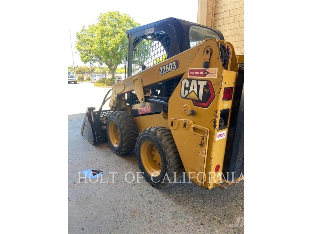 CAT 226 HF Skid steer mini utovarivači