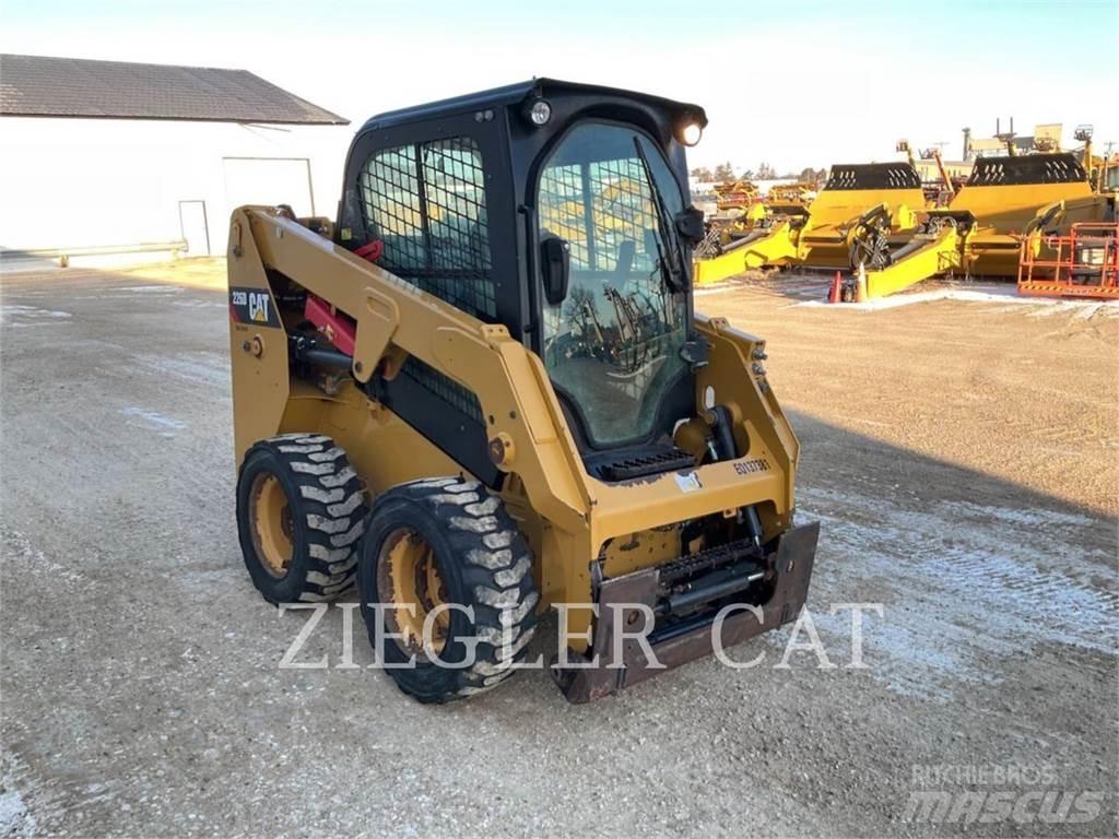 CAT 226D Skid steer mini utovarivači