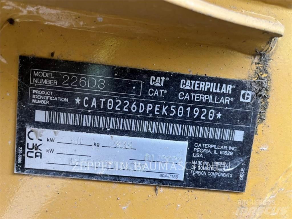 CAT 226D Skid steer mini utovarivači