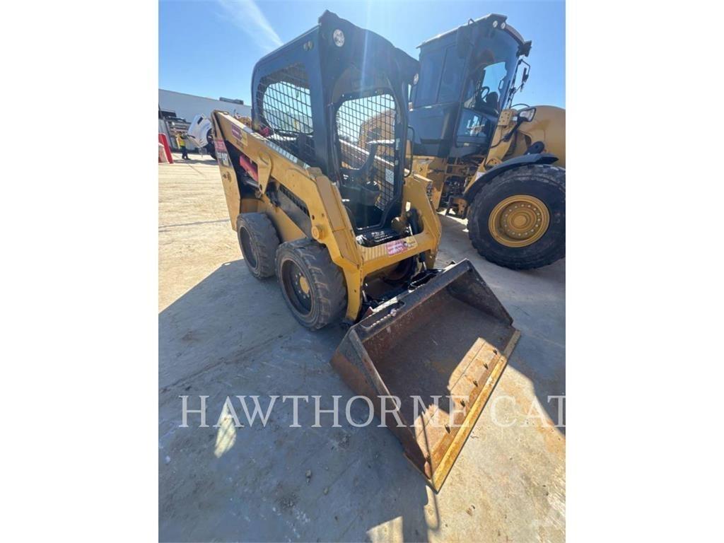 CAT 226D Skid steer mini utovarivači