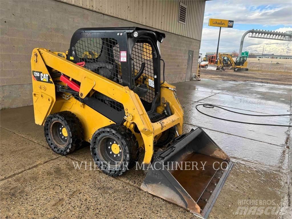 CAT 226D C1-H2 Skid steer mini utovarivači