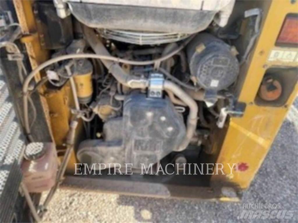 CAT 226D3 Skid steer mini utovarivači