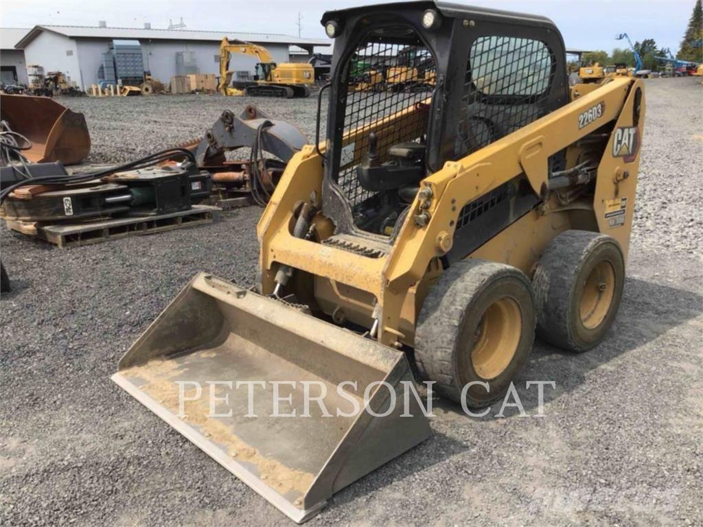 CAT 226D3 Skid steer mini utovarivači