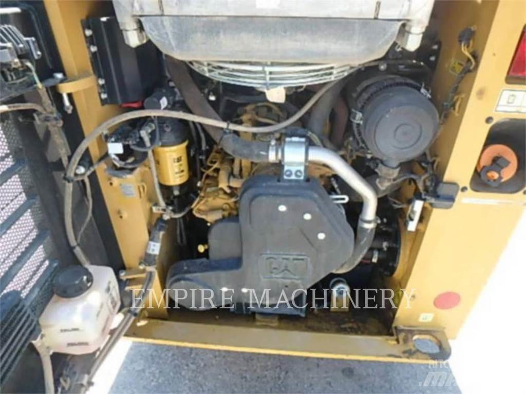 CAT 226D3 Skid steer mini utovarivači