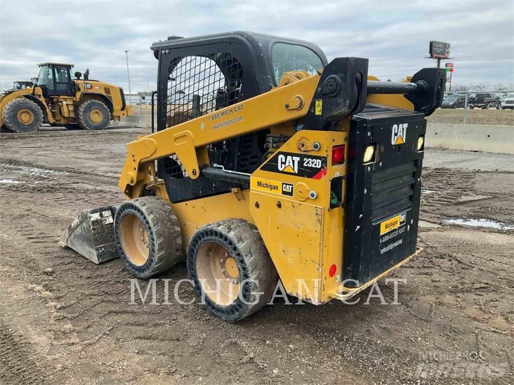 CAT 232D Q+ Skid steer mini utovarivači