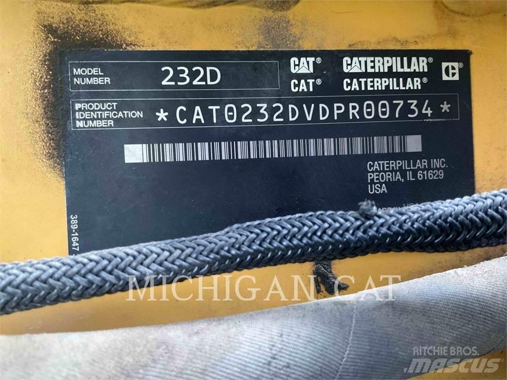CAT 232D Q+ Skid steer mini utovarivači