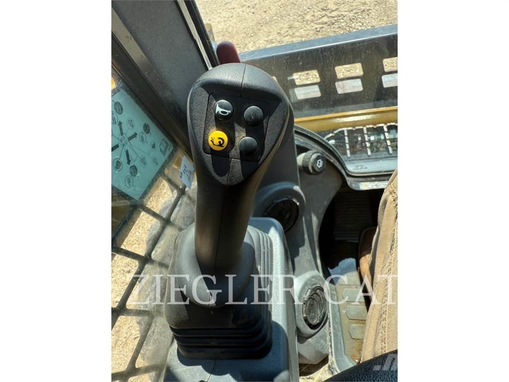 CAT 232D3 Skid steer mini utovarivači