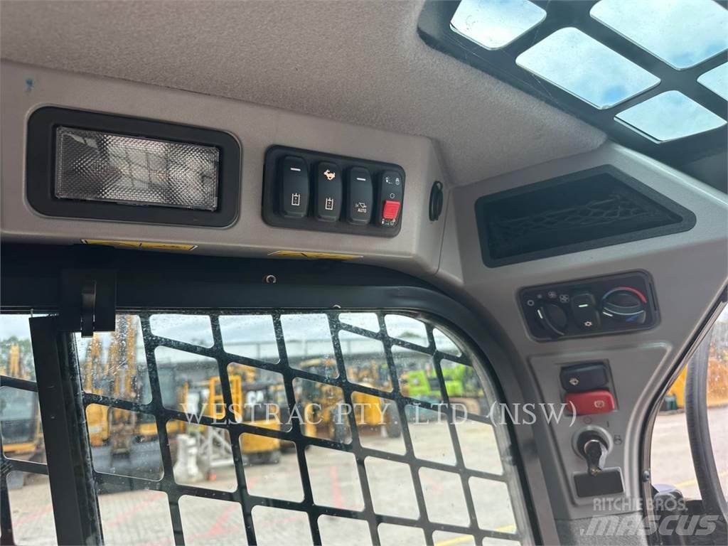 CAT 232D3 Skid steer mini utovarivači
