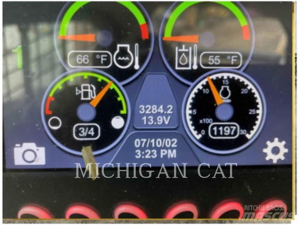 CAT 232D3 AQ Skid steer mini utovarivači
