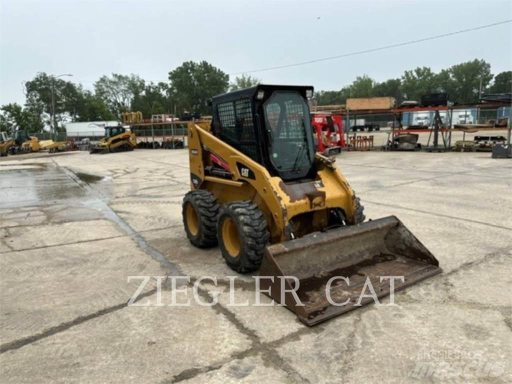CAT 236B3 Skid steer mini utovarivači