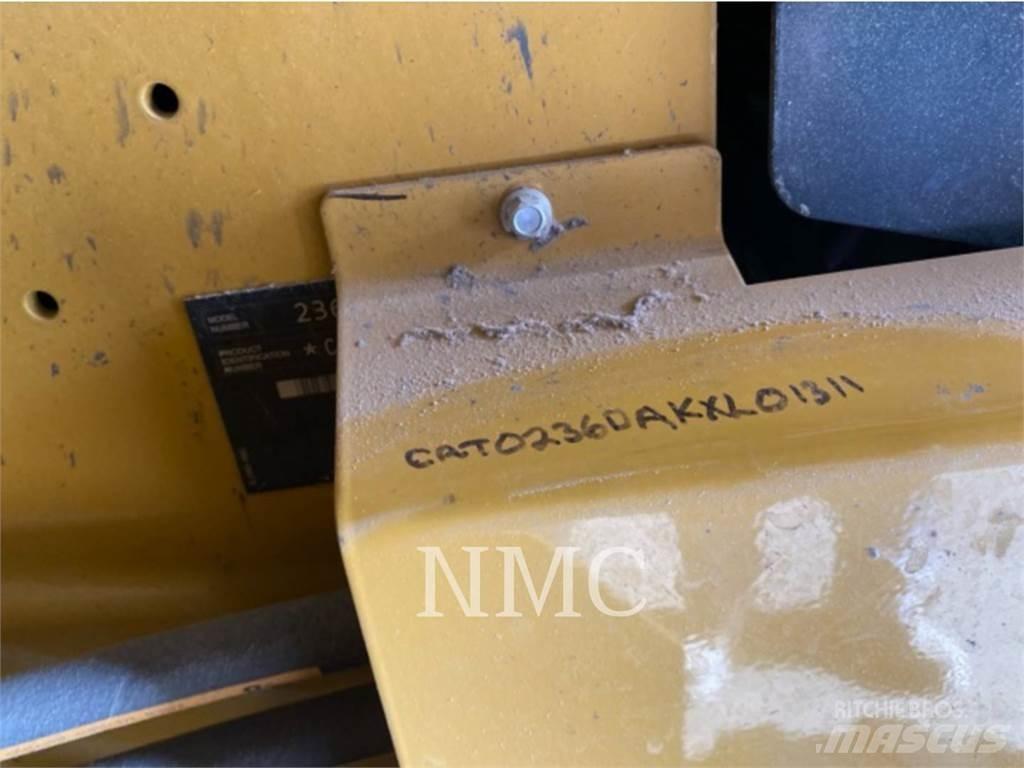 CAT 236D Skid steer mini utovarivači