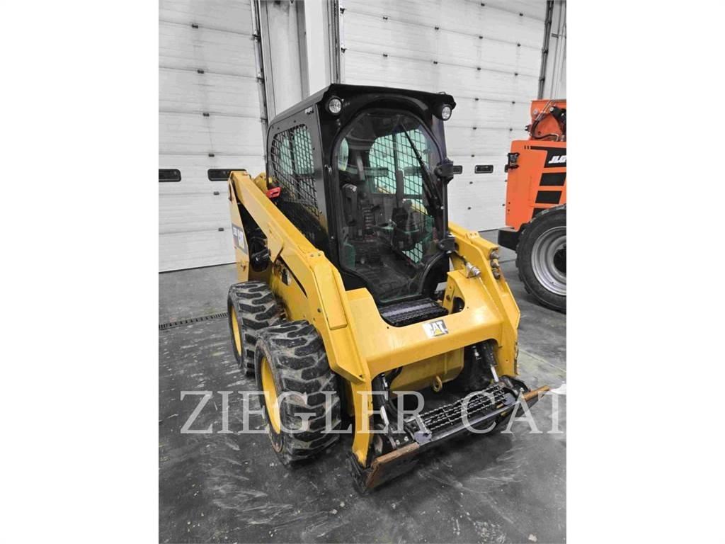 CAT 236D Skid steer mini utovarivači