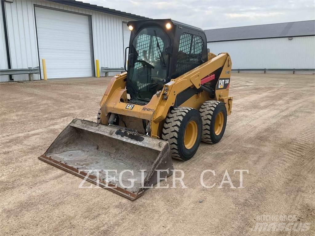 CAT 236D Skid steer mini utovarivači