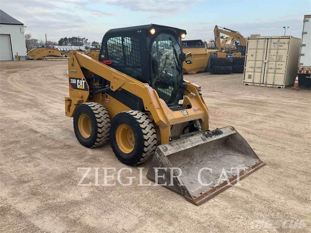 CAT 236D Skid steer mini utovarivači