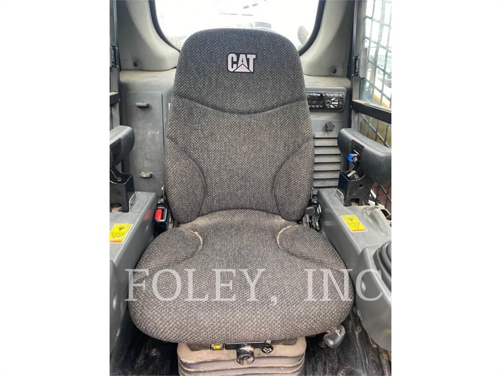 CAT 236D Skid steer mini utovarivači